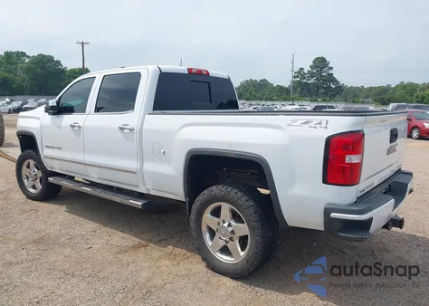 2015 GMC Sierra 2500Hd Denali z USA, uszkodzony, nr VIN 1GT120E89FF190917
